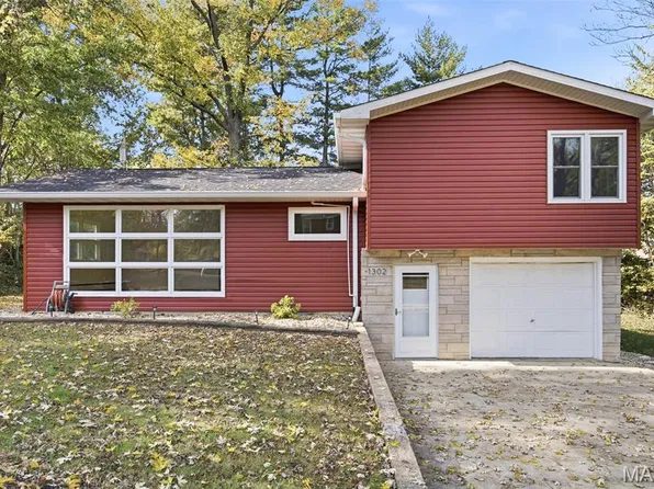 1302 Ash St, Highland, IL 62249