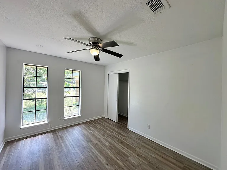 3822 Valley View Dr — Photo 30
