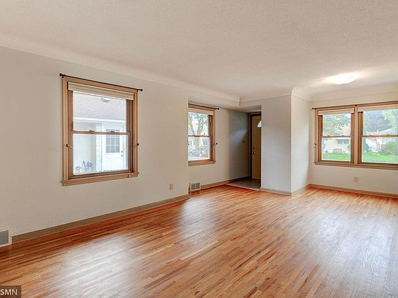 2nd image of 1836 Montana Ave E