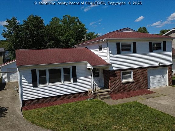 3rd image of 38 Birkewood Rd