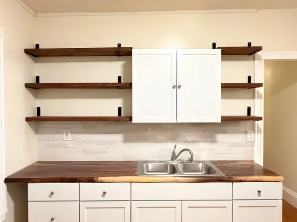 44 Speedwell St Floor 3, Dorchester, MA 02122