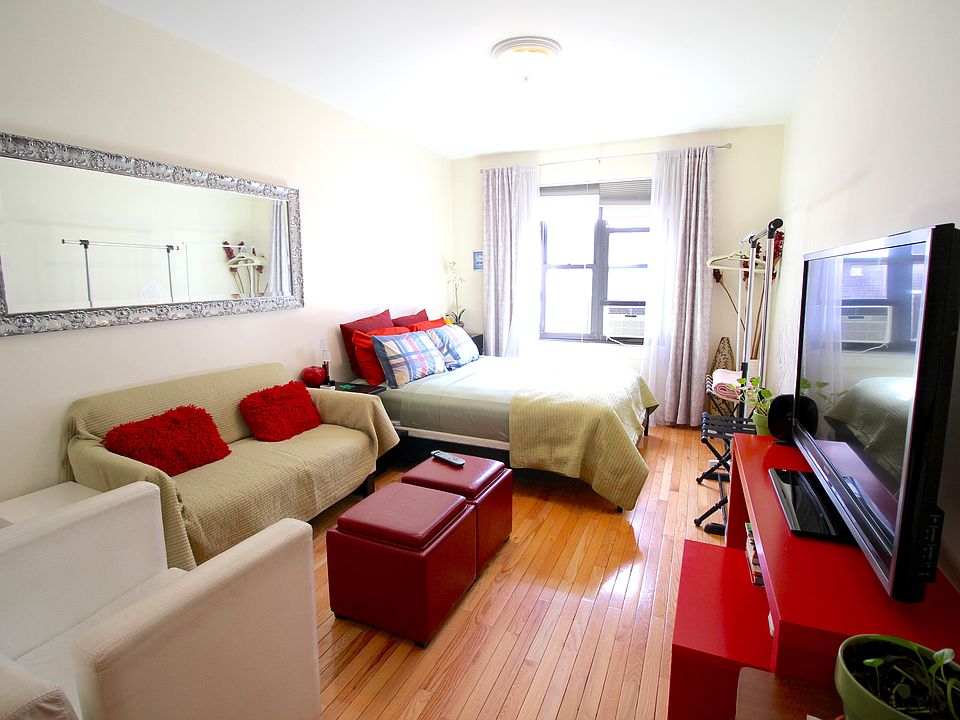 1st image of 312-320 W 23rd St #2M