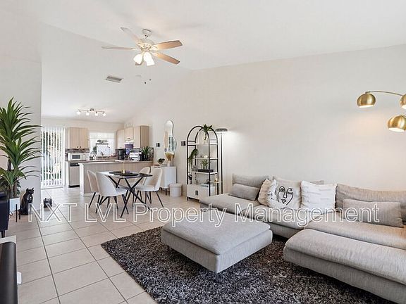 3rd image of 8402 Matanzas Rd