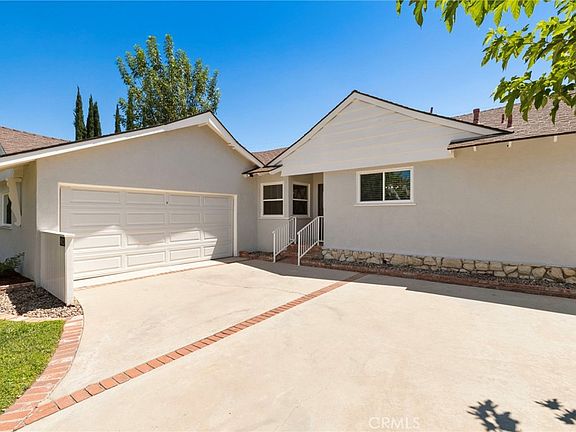 2nd image of 9412 Rhea Ave