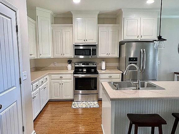 3rd image of 224 Belhaven Dr