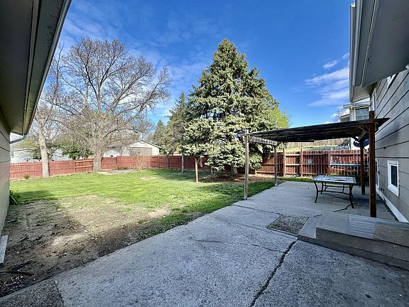 5th image of 215 S Lincoln Ave