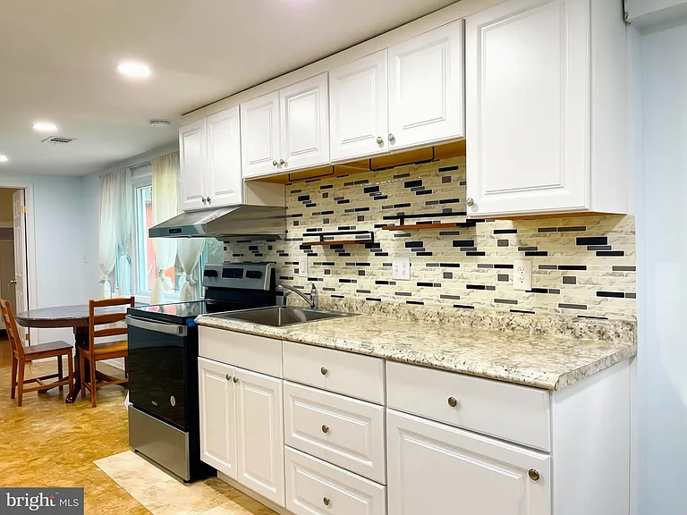 9122 Bridgewater St #A — Photo 3