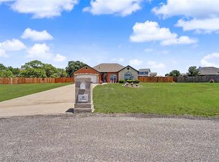 14 NW Stonebrook Dr, Lawton, OK 73505