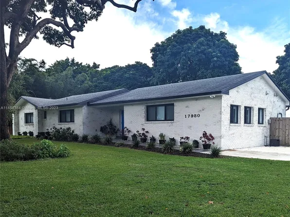 17980 SW 57th St, Southwest Ranches, FL 33331