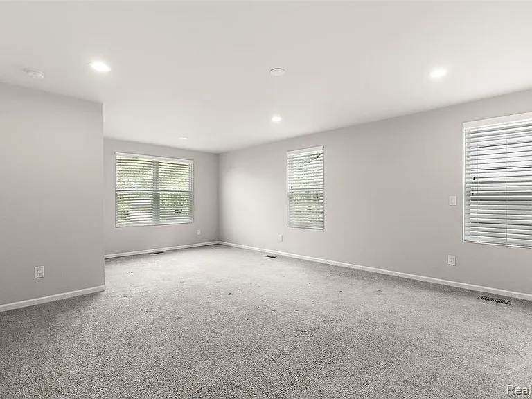 31065 Tremont Ln — Photo 25