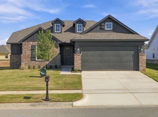 3113 S Redwood Ave, Broken Arrow, OK 74011