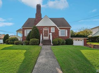34 Ray St, Elmwood Park, NJ 07407