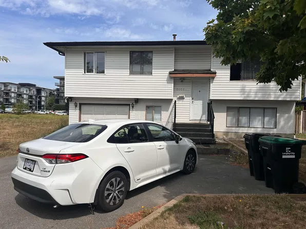 20081 53rd Ave, Langley, BC V3A 3T8