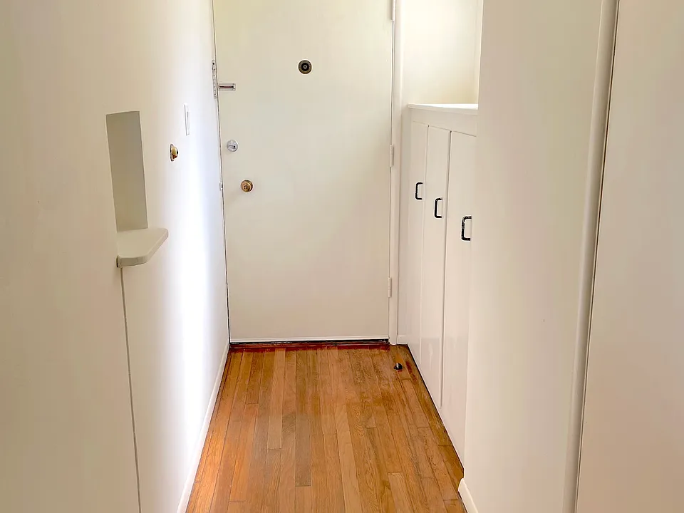 Entryway with storage cabinets