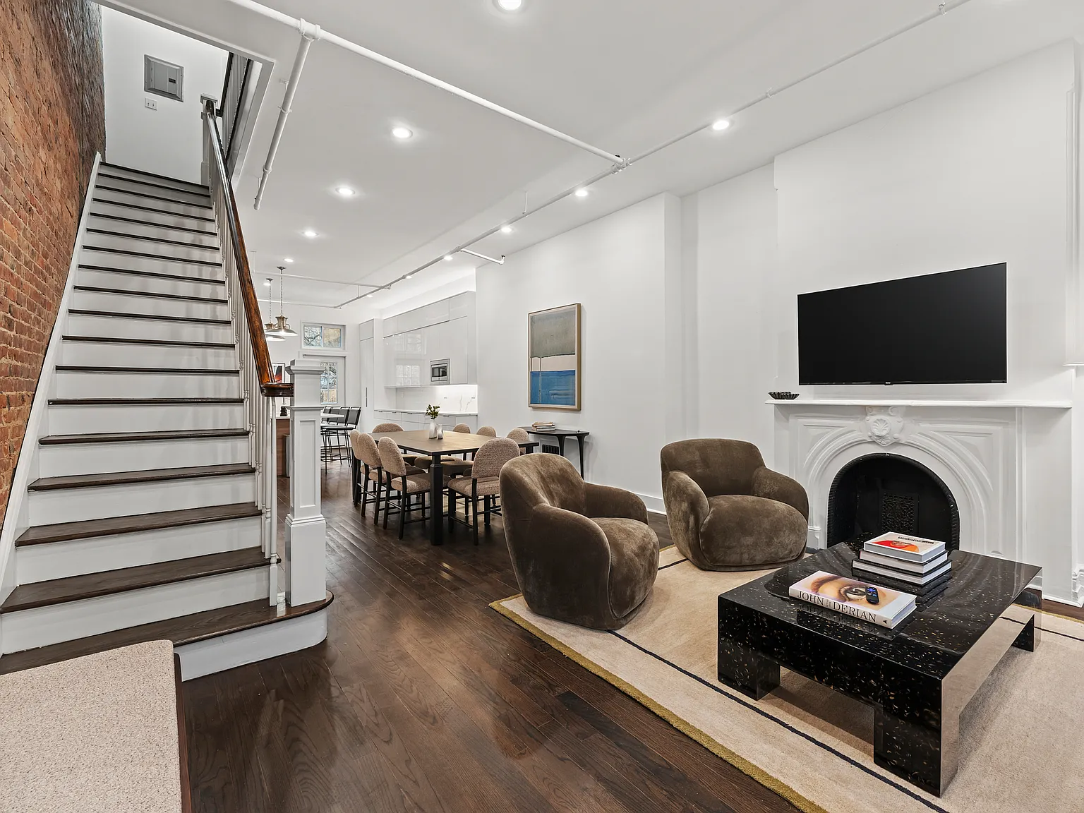 216 West 123rd Street — Photo 2