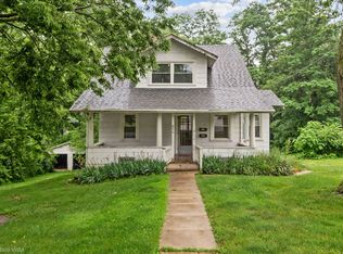 511 Lemont St, Lemont, IL 60439