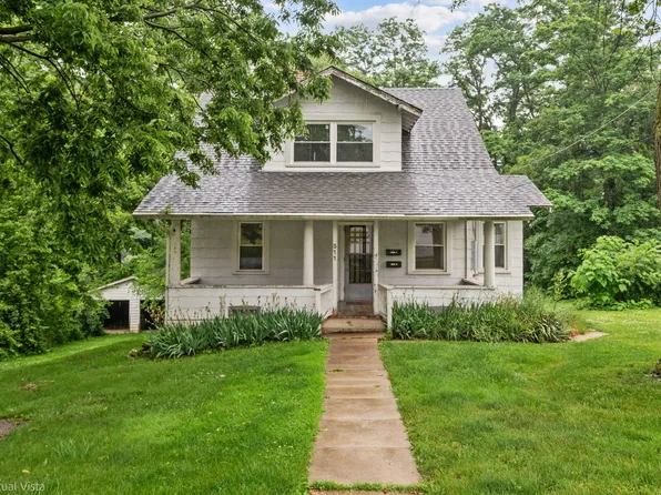 511 Lemont St, Lemont, IL 60439