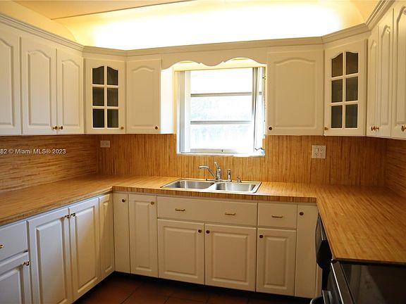 5th image of 5131 SW 43rd Ter