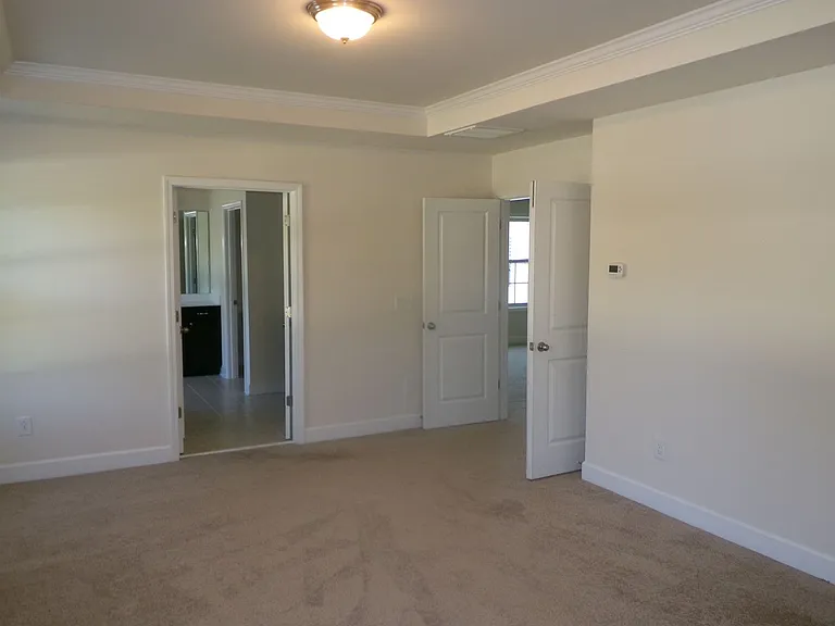 1419 Sawyer Ave — Photo 32