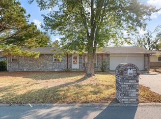 808 Gamble Rd, Centerton, AR 72719