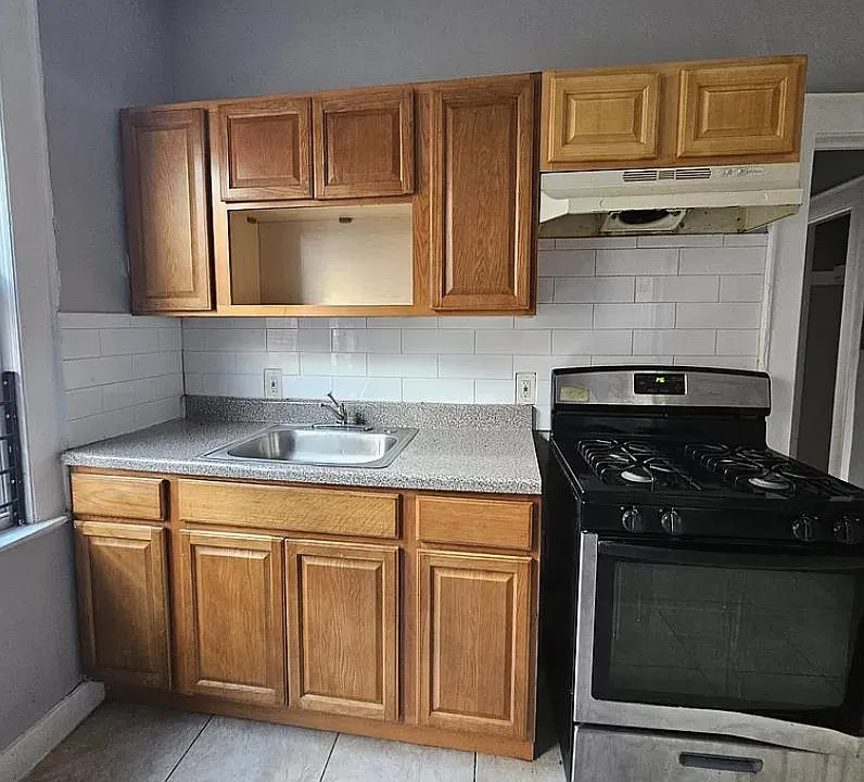192 Munn Ave #2