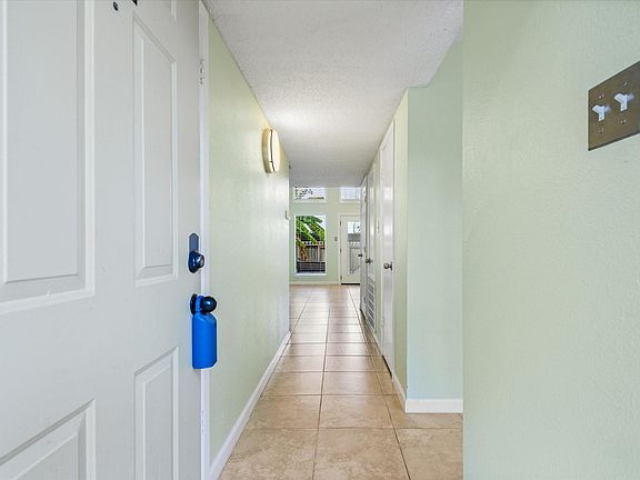 3rd image of 2425 Miramar Ct #2425