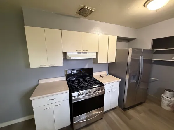 1522 W Shields Ave, Fresno, CA 93705