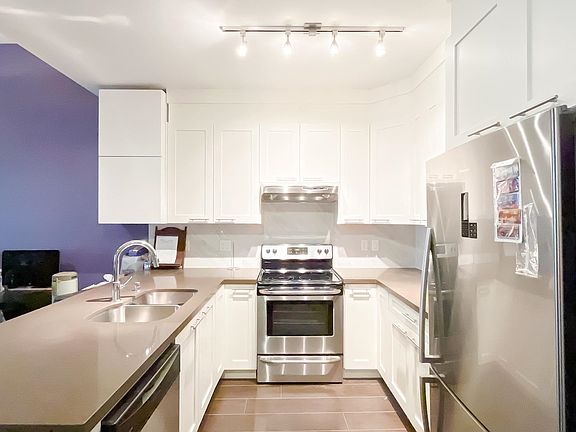 5th image of 827 Roderick Ave #405