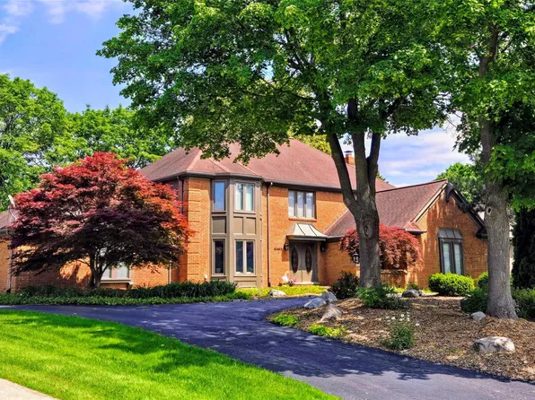 4469 Tanbark St, Bloomfield Hills, MI 48302