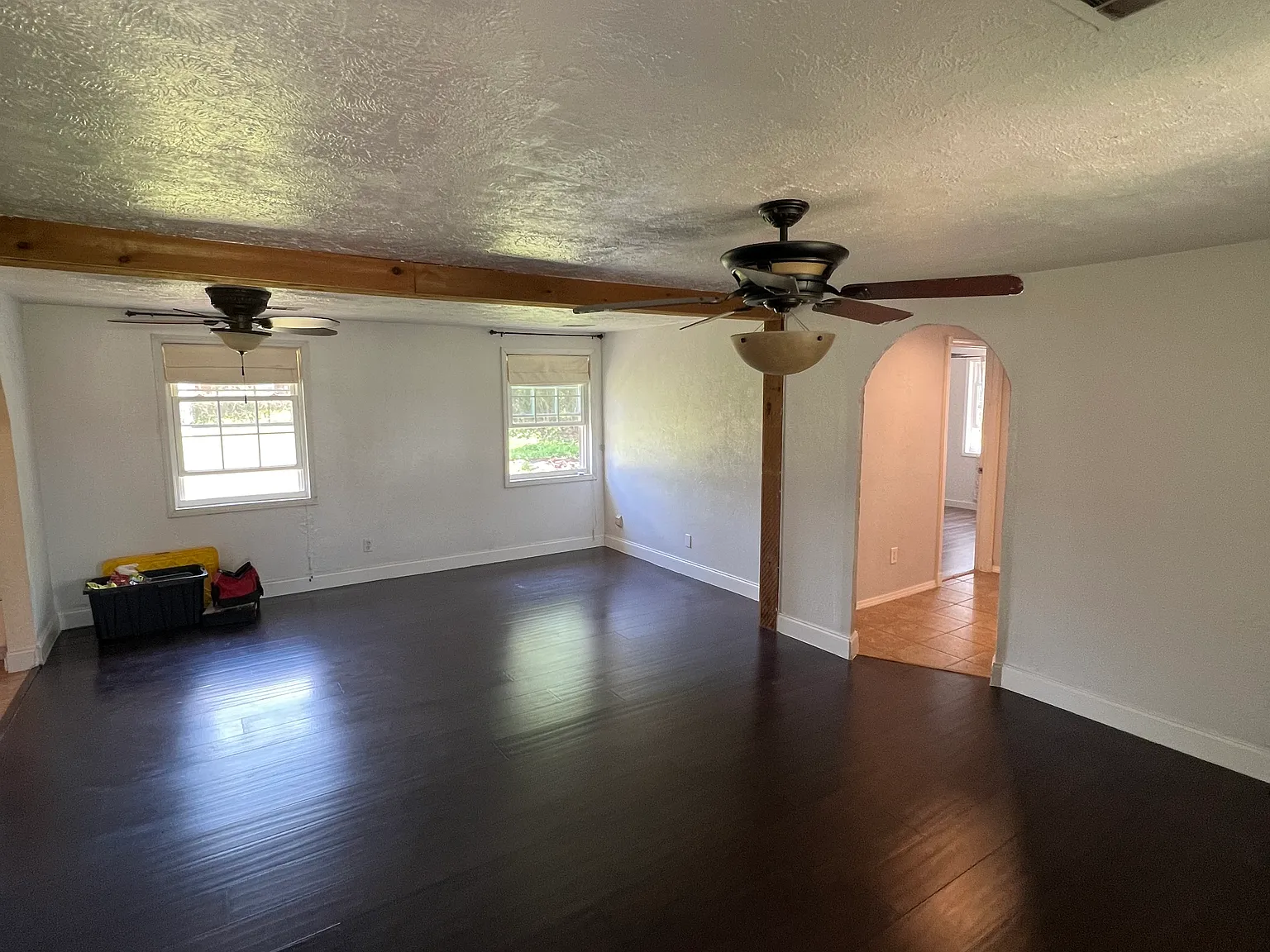 3 bed, 1079 sqft, $1,325 — Photo 2