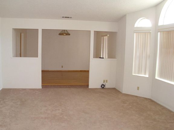 3rd image of 10723 Orchid Ave