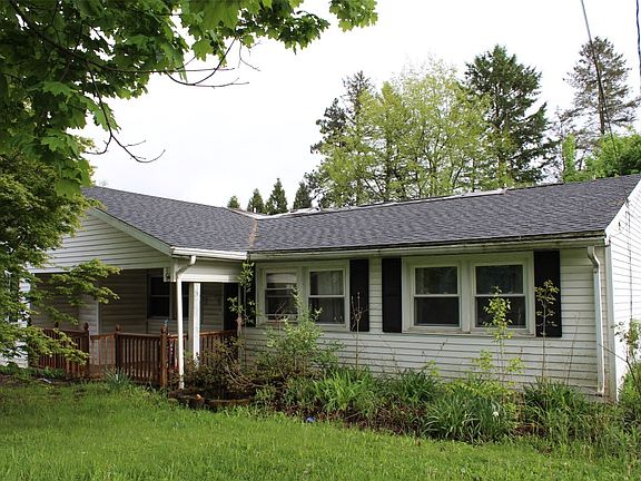 4th image of 10 Brook Ave