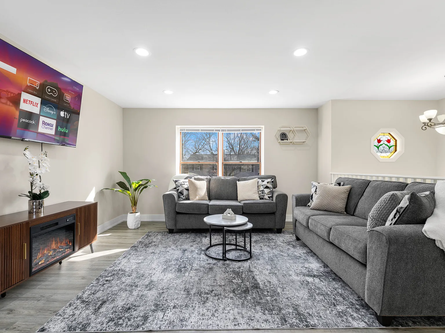 5 bed, 1850 sqft, $8,900 — Photo 1