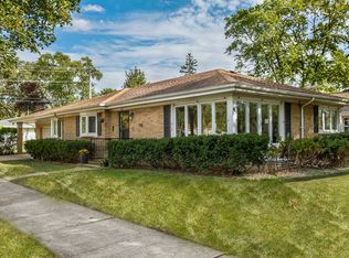 745 Sylviawood Ave, Park Ridge, IL 60068
