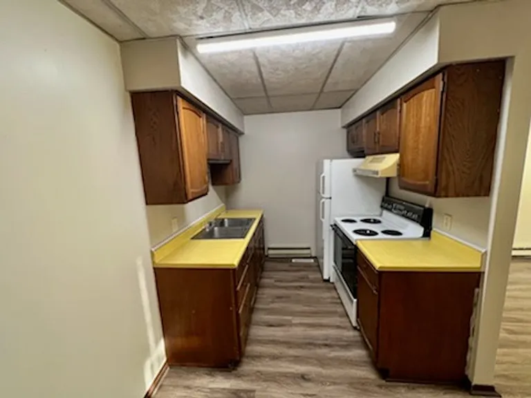 117 N Church St — Photo 3