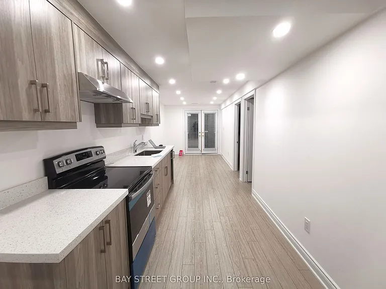 267 Bathurst Glen Dr #BASEMENT — Photo 7