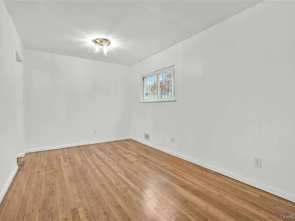 115-30 Inwood Street image 9 of 24