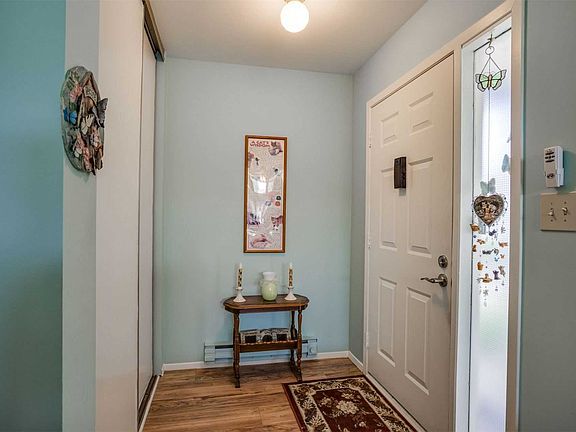 3rd image of 706 Alden Ct