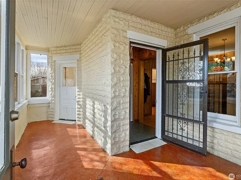 312 E Manitoba Ave — Photo 4
