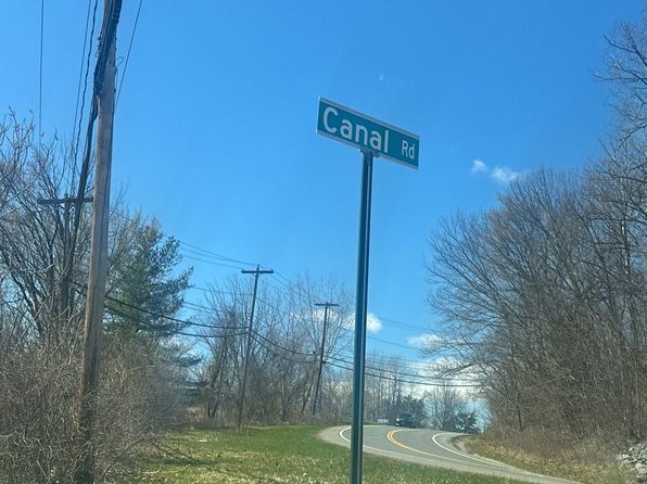 11 Canal Rd, Halfmoon, NY 12065