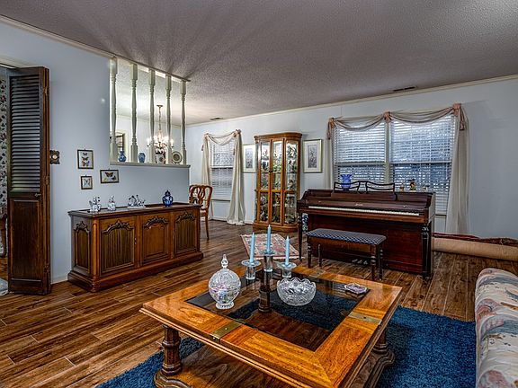 4th image of 109 Creekwood Cir