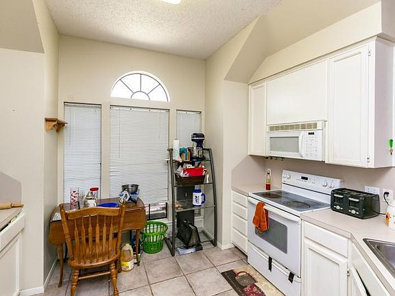 3rd image of 7150 Windbrook Ln
