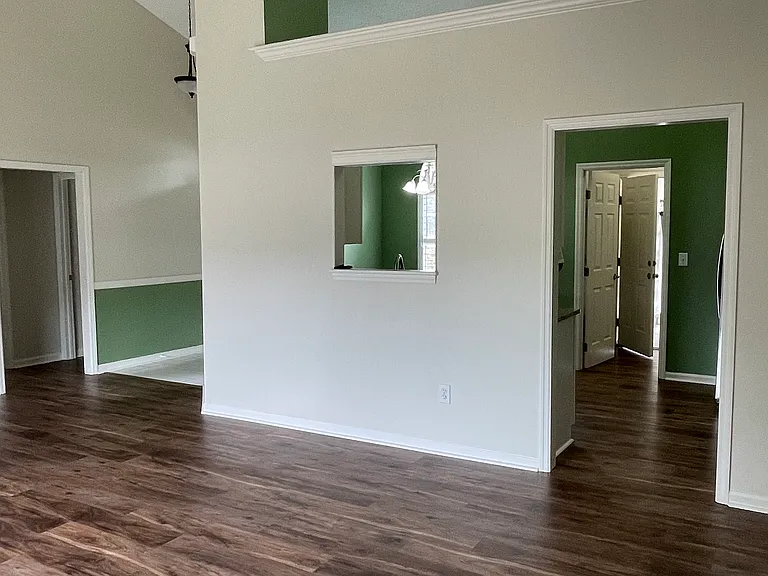 502 Larkspur Ct — Photo 3