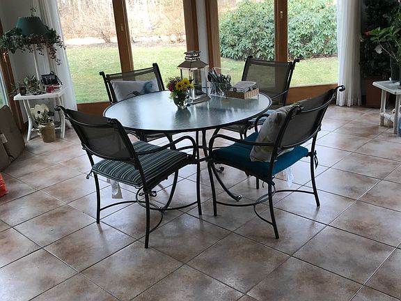 Sunroom with 6 sliding doors