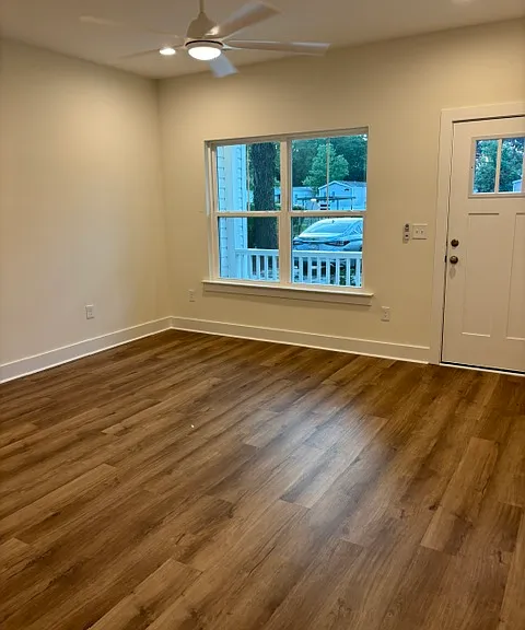 1833 Woodland Rd — Photo 3