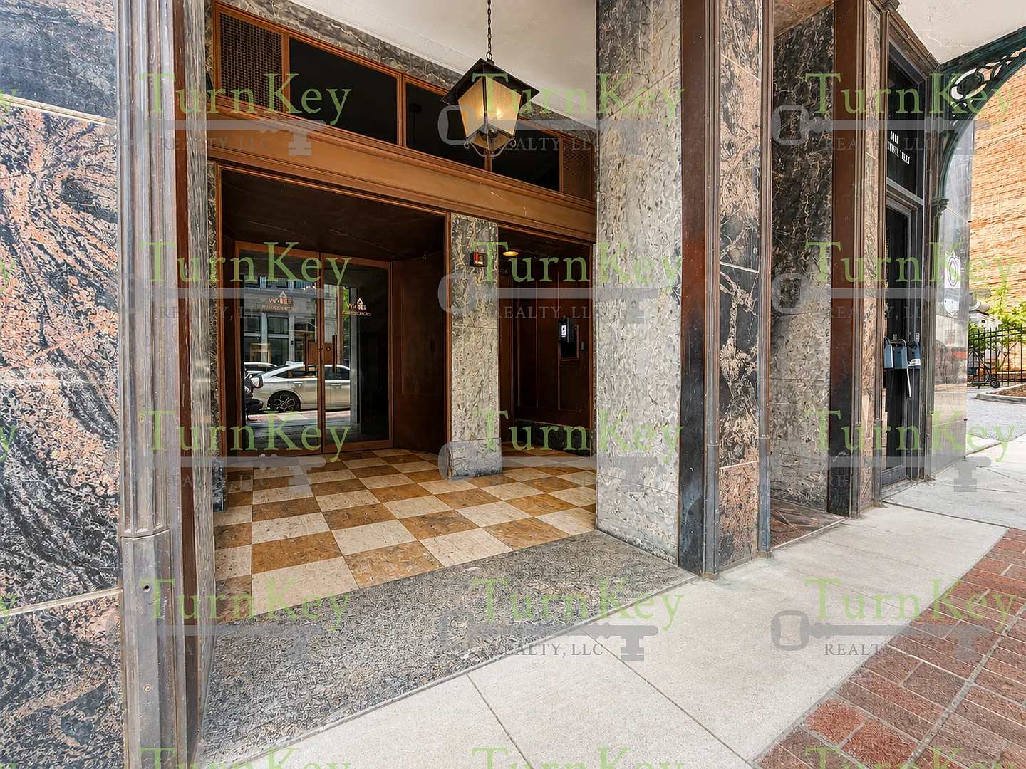 Condo for rent in Downtown Birmingham — Photo 3