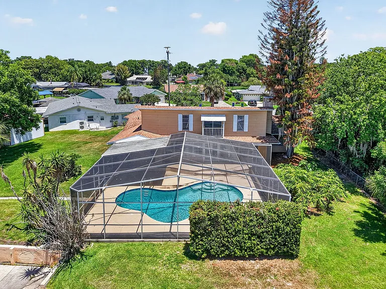 1627 Canal Ct — Photo 6