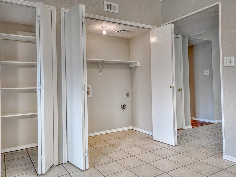 9314 Shipman St — Photo 13