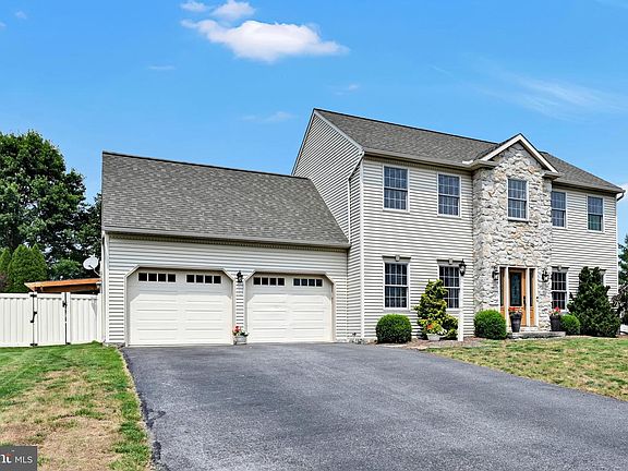 4th image of 35 Manor Cir #L-0036