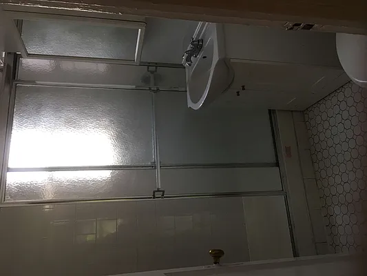 Rented by Hugawall Realty | media 28